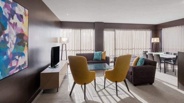 3-bedroom-apartment-dining-1024×683