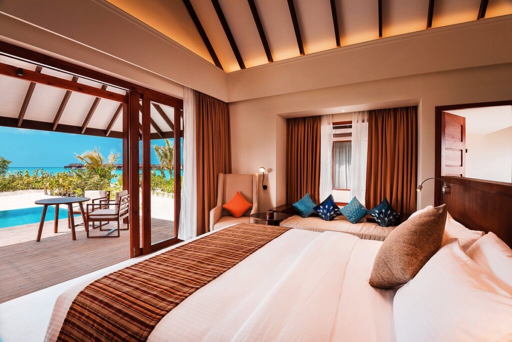 beach-villa-with-pool-1024×684
