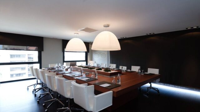 boardroom-v8829856-1024×683