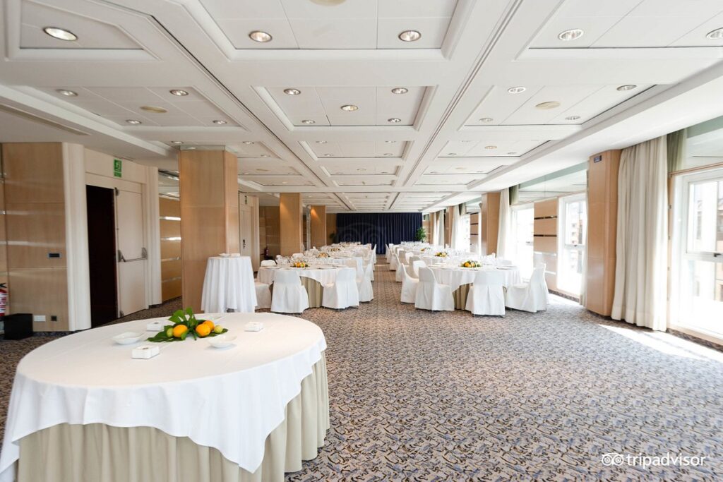 meeting-room-v8829735-1024×683