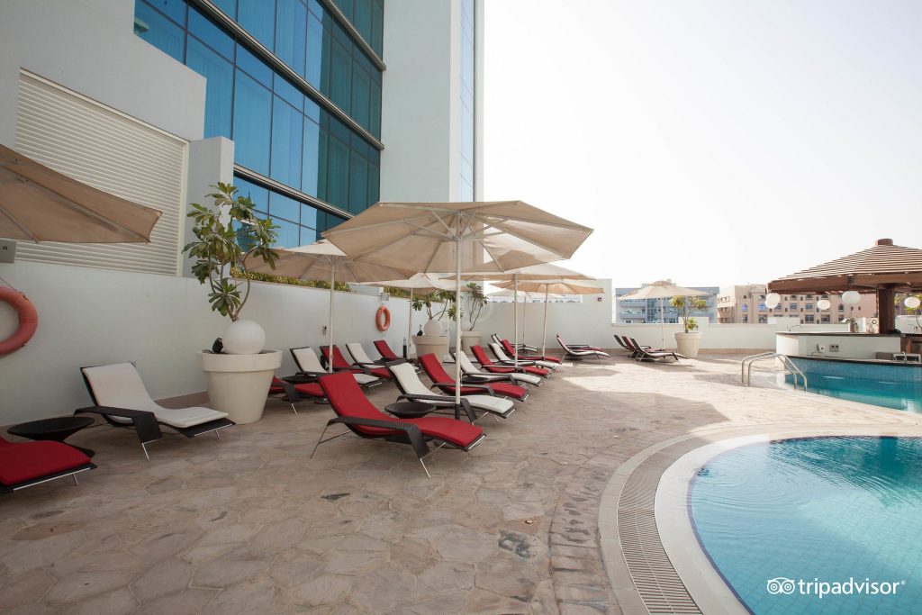 pool-v6461625-1024×683