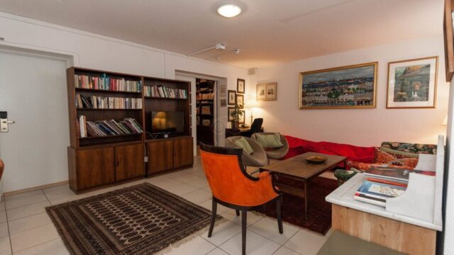shared-lounge-and-kitchen-v13531-1024×683